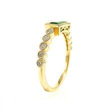 Load image into Gallery viewer, Emerald East West Ring