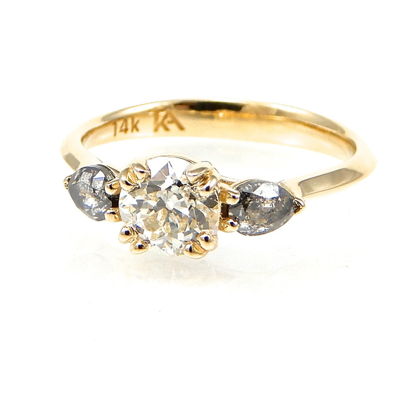 Round Diamond with Salt and Pepper Diamond Accents
