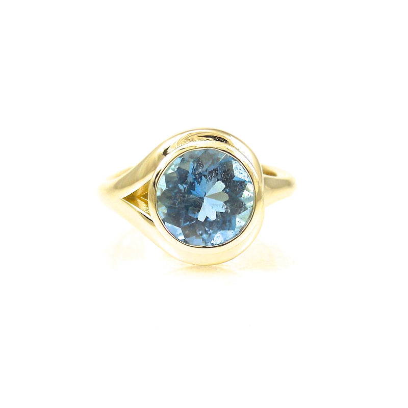 Aquamarine Ring yellow gold