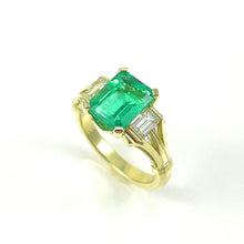 Load image into Gallery viewer, Emerald and Diamond Ring