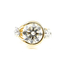 Load image into Gallery viewer, Tulip Diamond Ring 18k yellow-gold mounting