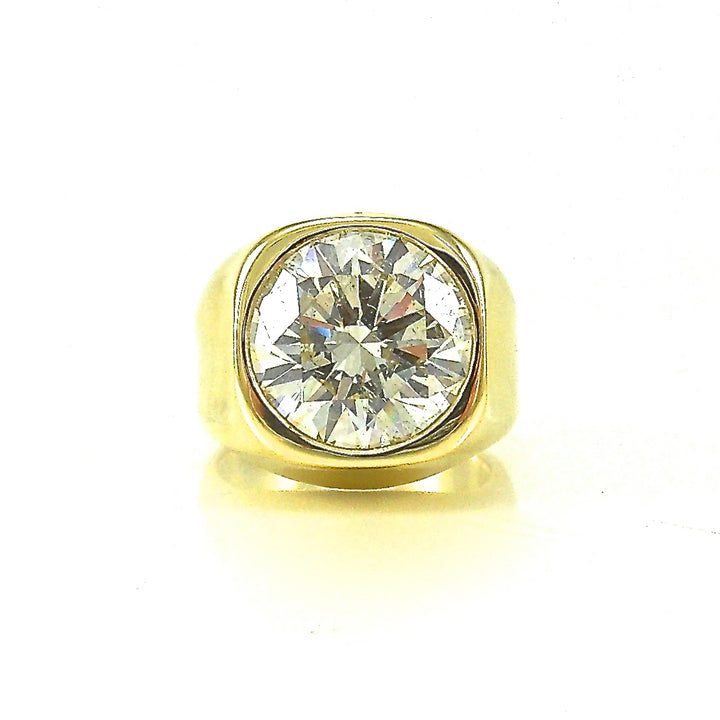 18k royal yellow-gold ring bezel-set 7.61 carat diamond